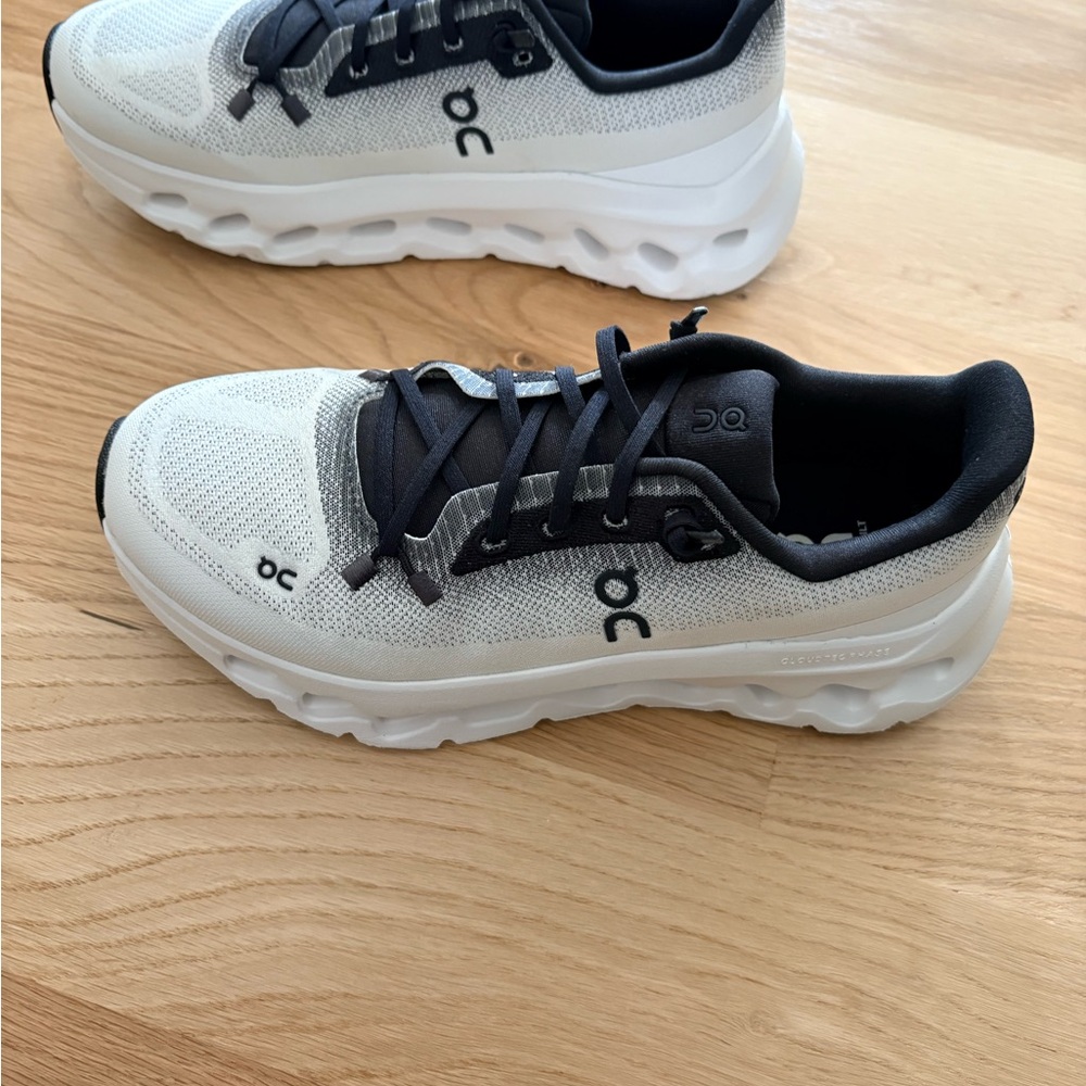 On Running OC Cloudtilt black ivory Women's 8.5 Sneakers NEW - Picture 3 of 7